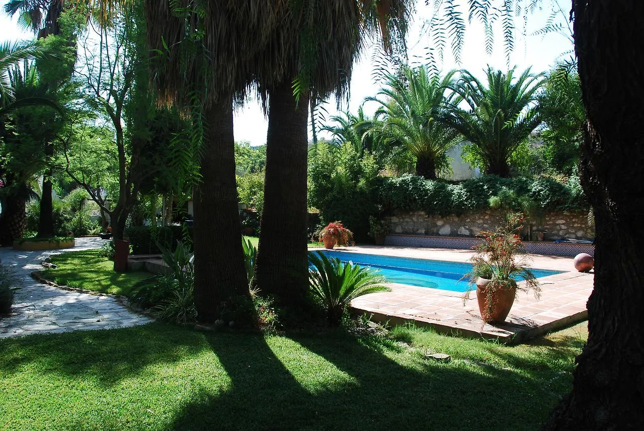 Barros De Luna Guest House Coin Spain